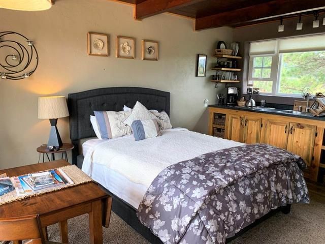 549 Cold Brook Ave, Hot Springs, SD 57747